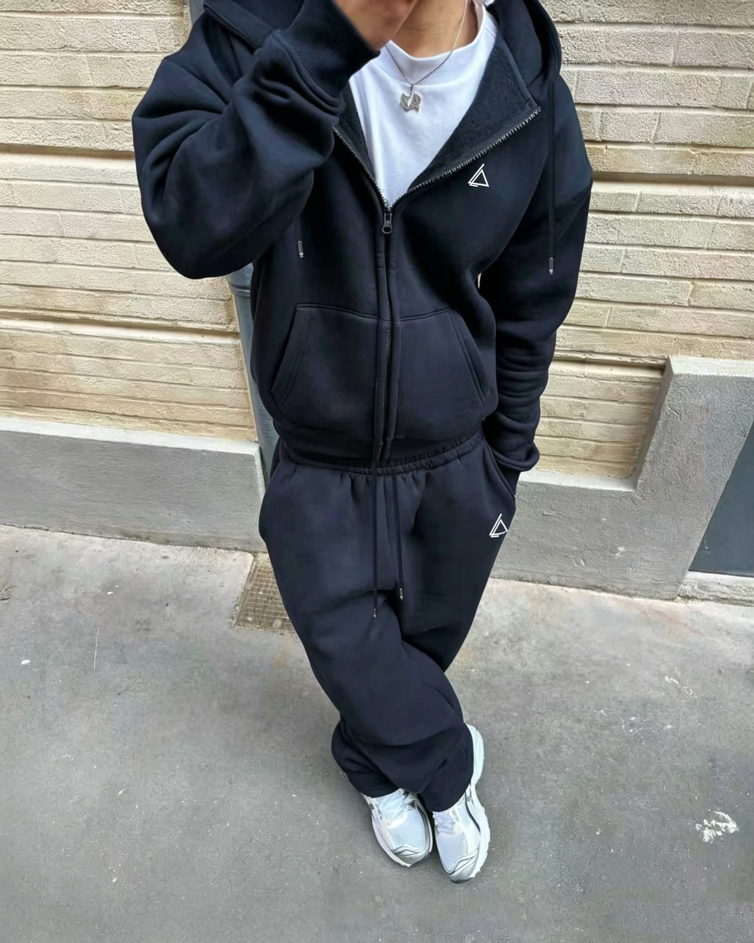 Ensemble unisexe deux pièces composé d'un sweat-shirt à capuche zippé avec logo triangulaire et d'un pantalon de jogging assorti pour couple, sty
