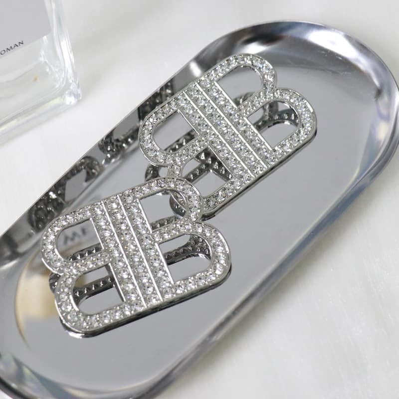 Ins Internet célébrité niche design diamant double B lettre boucles d'oreilles lumière de luxe mode haut de gamme dame style boucles d'oreilles