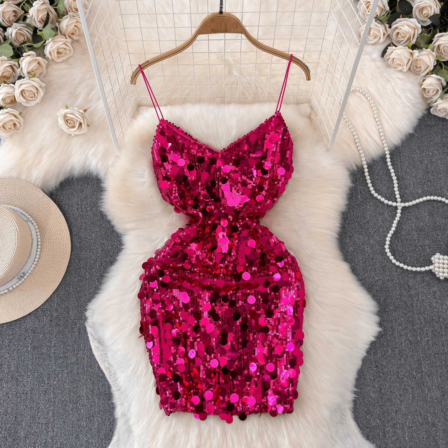 Light Luxury Heavy Sequined Small Dress Celebrity High End Niche Banquet Dress Skirt Sexy Backless Suspender Dress