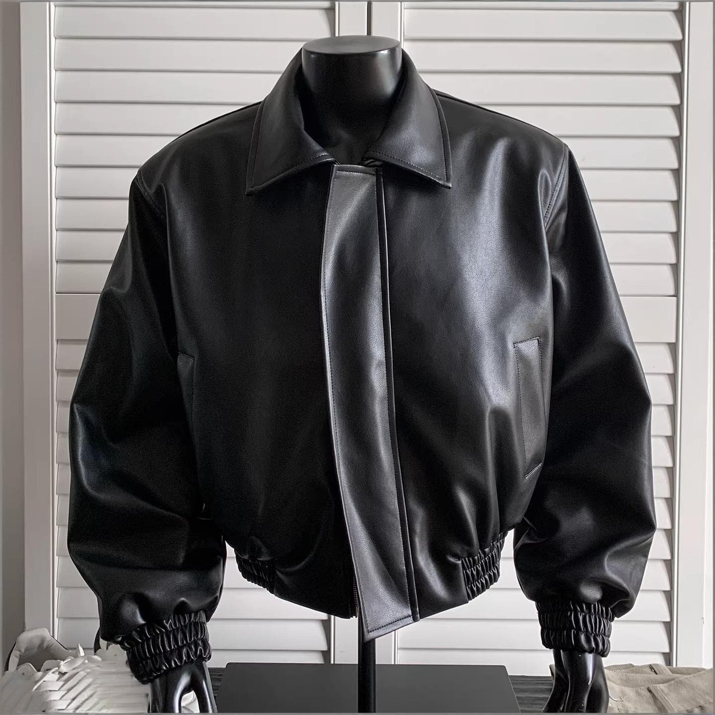 Men's Clothing Men's Black PU Leather Padded Shoulder Short Jacket Zip Up Lapel High End Warm American Style Boxy Coat For Autumn Winter