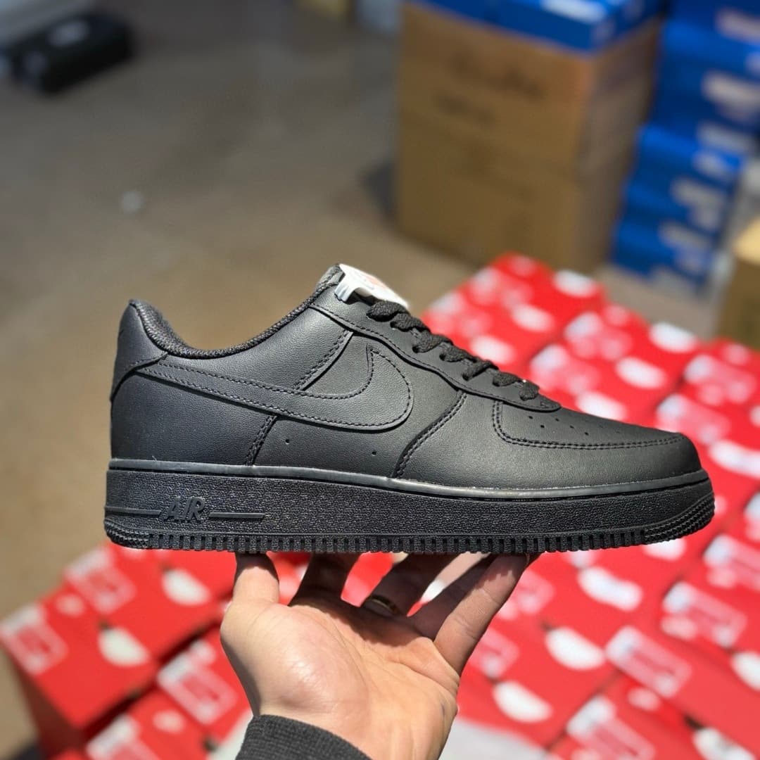 Baskets basses classiques Air Force One Pure White First Layer en cuir de vachette AF Black Warrior All-White