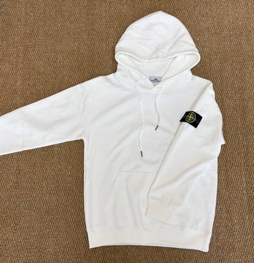 Ensemble 2 pièces Stone Island pour homme : sweat-shirt à capuche uni, classique avec écusson sur la manche, et pantalon de survêtement à taille
