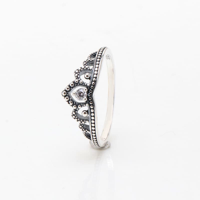 Women's Jewelry Crown Ring Elegant Princess Style Fashion Statement Piece For Women, Sizes 50-60 Light Luxury Temperament Gift For Women