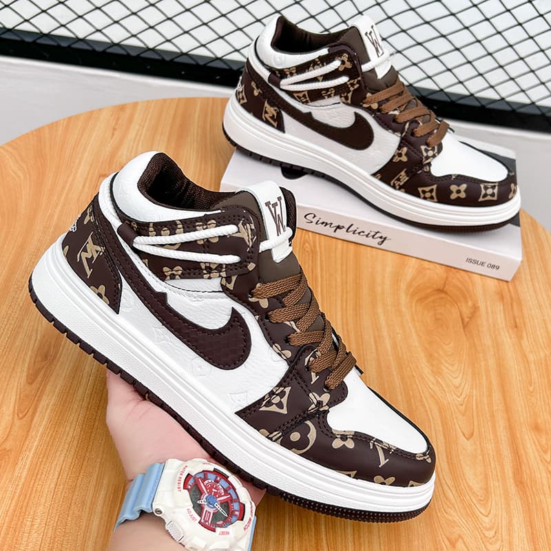 De nouvelles marques de luxe et de sport lancent conjointement des chaussures décontractées à la mode, avec une production haut de gamme et détai