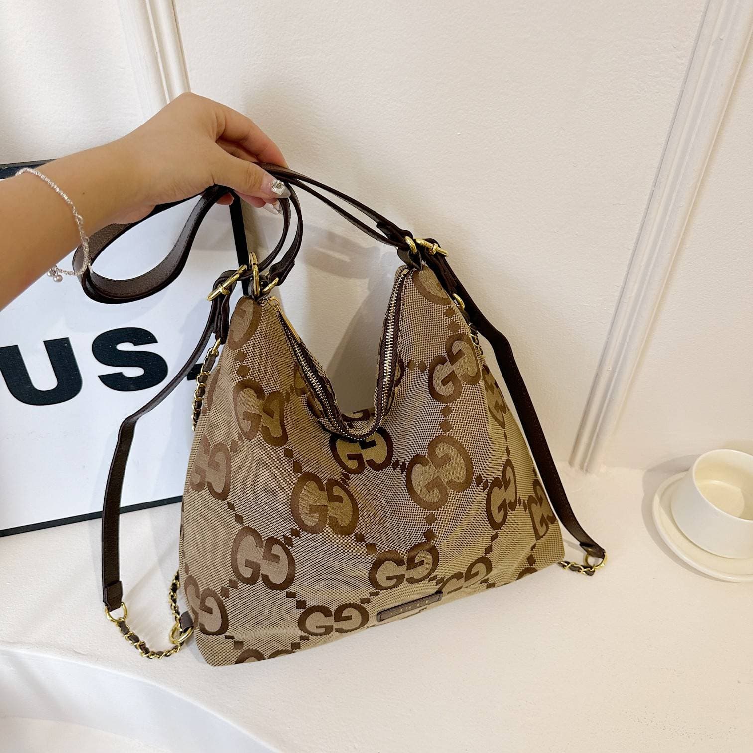 Rétro classique vieux. Sac à bandoulière à fleurs pour femmes, sac de bonne qualité avec impression de lettres à la mode, sac de Shopping de gr