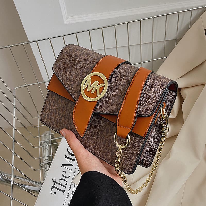 Sac bandoulière carré à bandoulière chaîne grande capacité, collection 2026, tendance femme.
