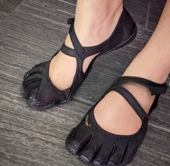 V-Soul Five Finger Fivefingers Yoga Pilates Women's Indoor Sports Fitness Dance Toe Split Shoes