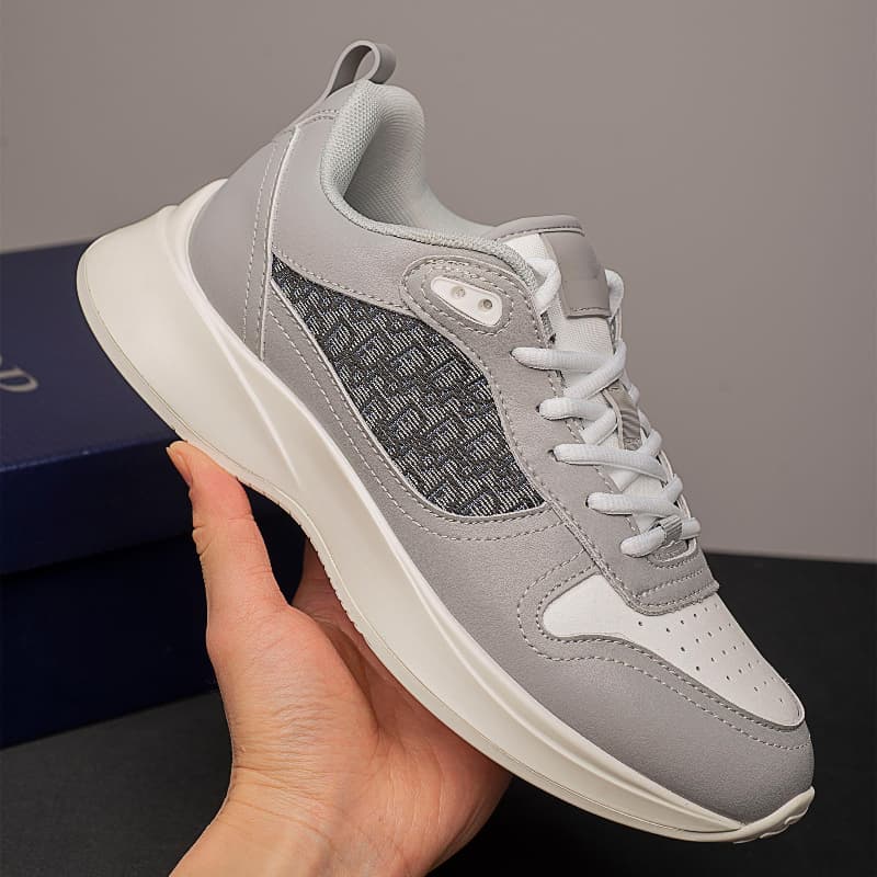 Nouvelles chaussures de course décontractées à imprimé lettre B25 avec brides à bout rond, tendance et confortables pour hommes et femmes.