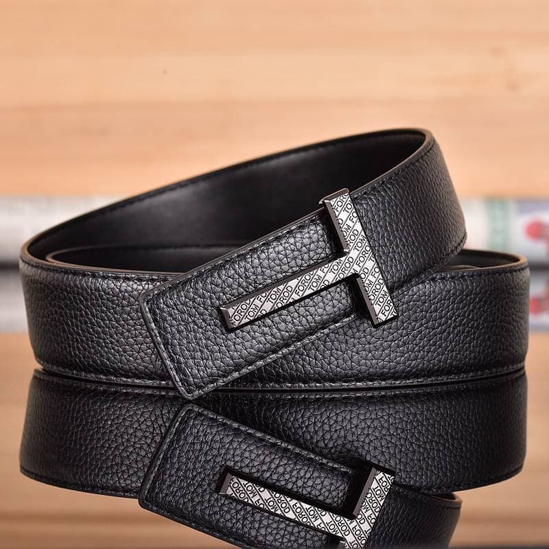 La ceinture pour homme est à la mode, magnifiquement conçue et classique
