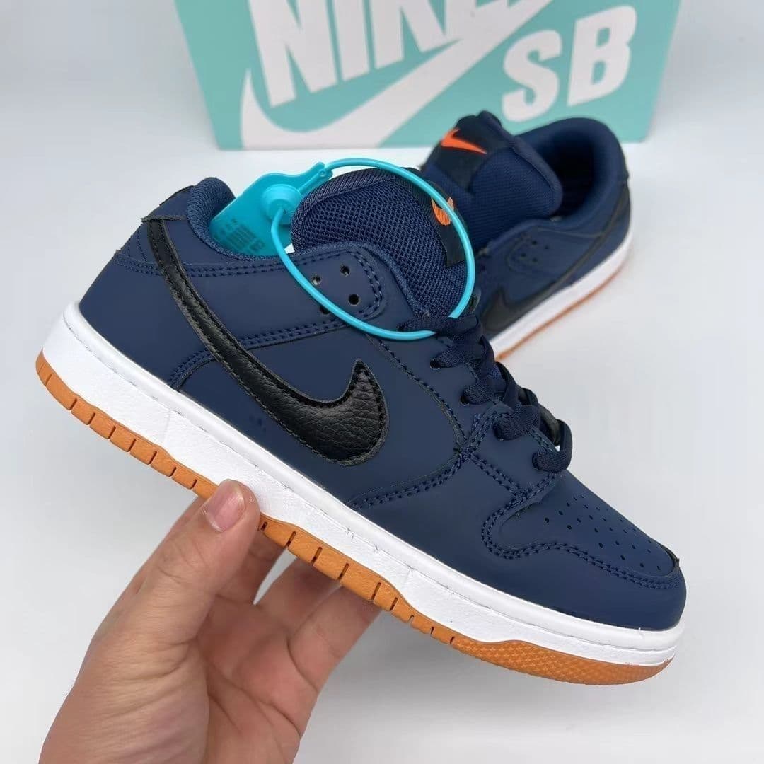 Nouvelles chaussures de skateboard basses grises décontractées en caoutchouc avec lacets à coussin d'air, tendance pour les couples