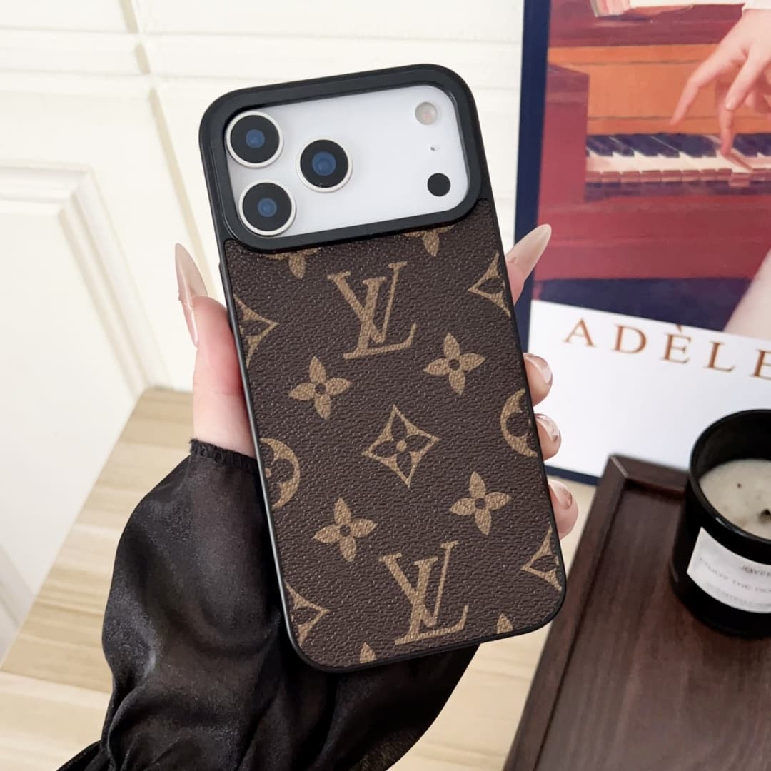 Coque pour iPhone 17 Pro Max avec grand trou, style classique, tendance et vintage, ornée de fleurs.