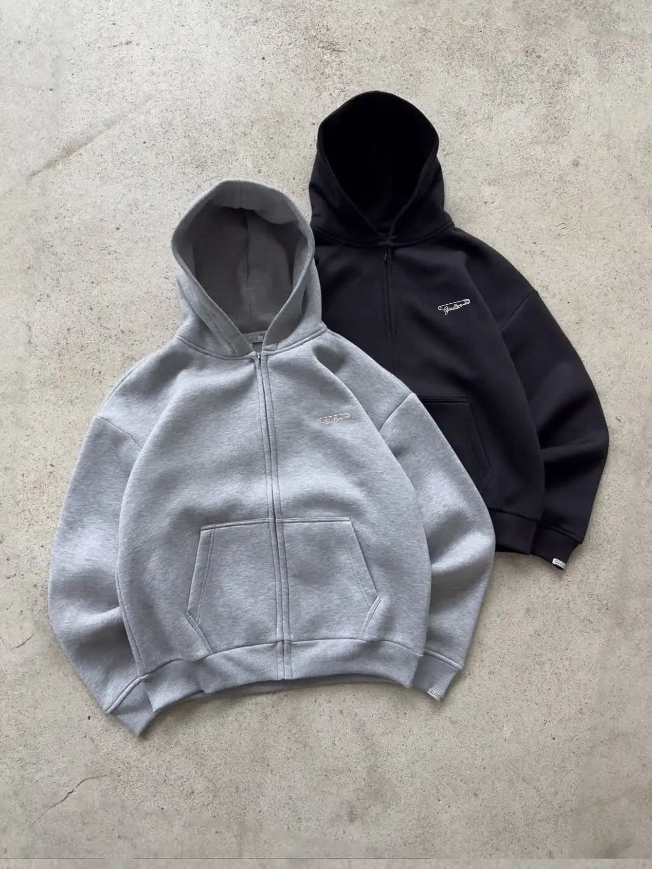 Ensemble de survêtement à capuche imprimé tendance pour homme, orné d'une broche, automne-hiver, confortable et décontracté.