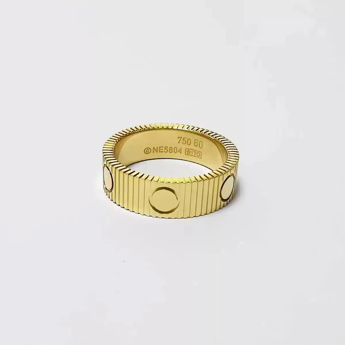 Bague Nail Love pour femme, bague classique de luxe en or pour l'amour et le mariage, avec pochette rouge, inaltérable et hypoallergénique.