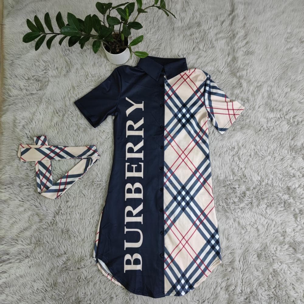 Robe chemise à manches courtes imprimée numériquement à la mode pour femmes, en stock