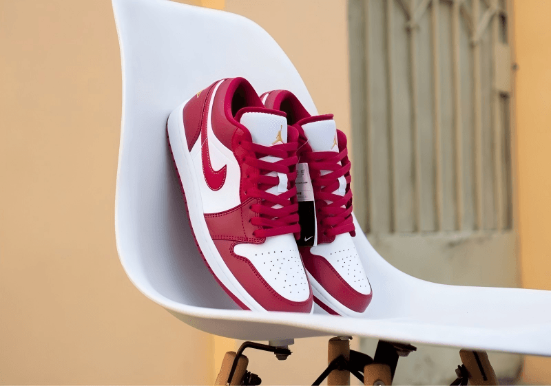 Nike Jordan Mens And Women's Air 1 Low 553558-607 White/Red
