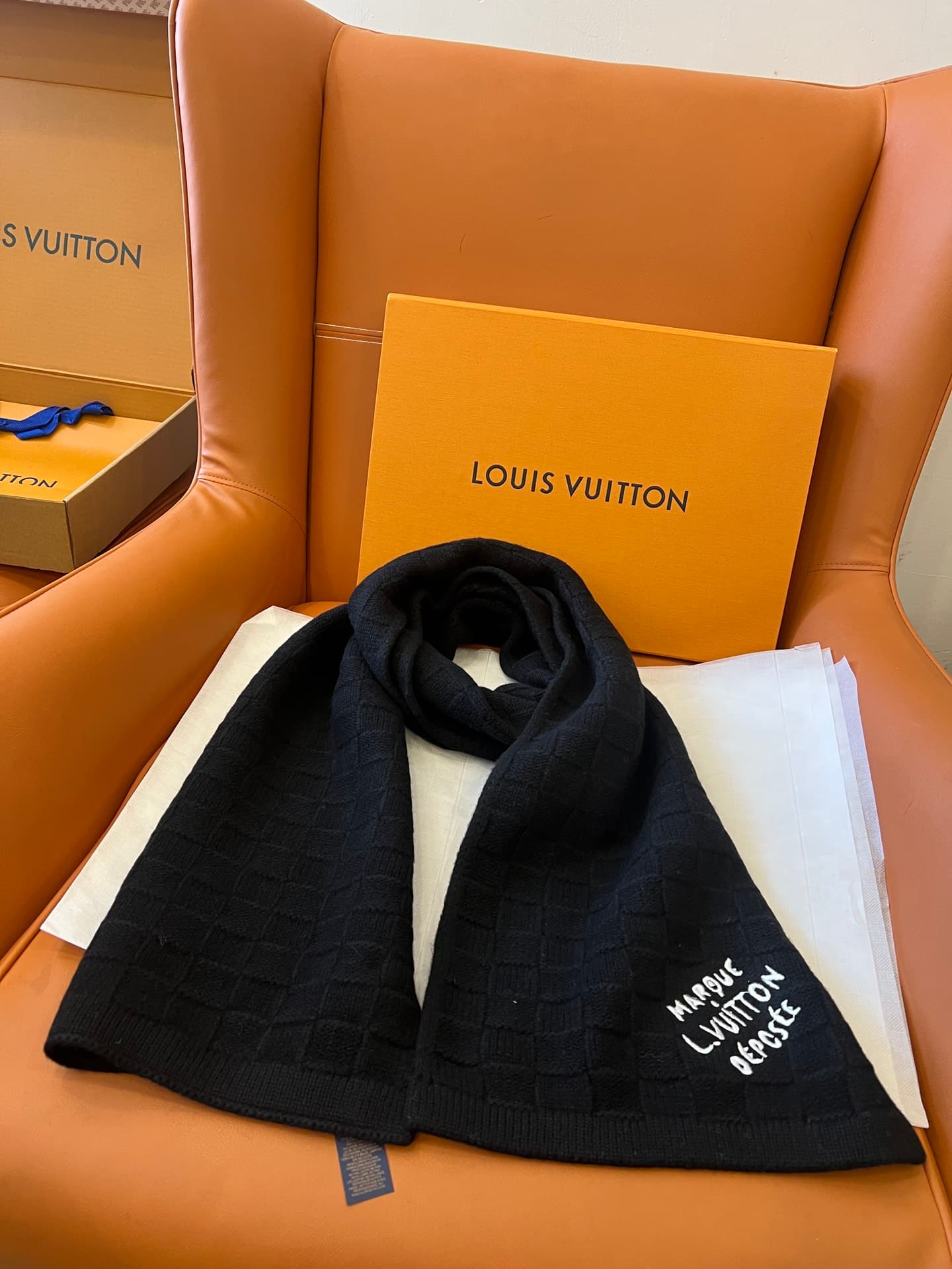 55 Louis Vuitton LV, Écharpe haut de gamme pour homme ! Prix correspondant uniquement au coût des matières premières. Écharpe douce en cachemir