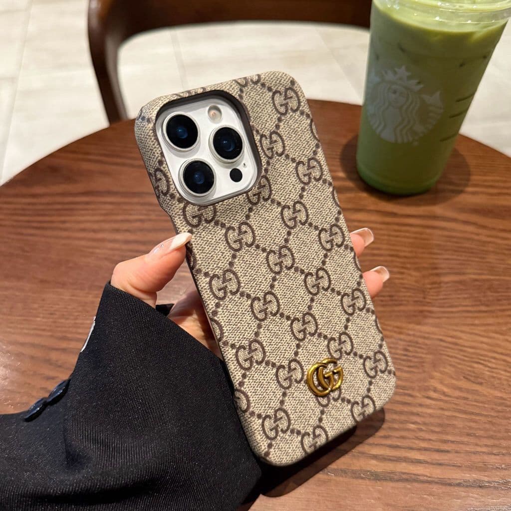 Étui rigide demi-coque en cuir vintage pour iPhone 17 Pro Max/16/15/14, durable et résistant.