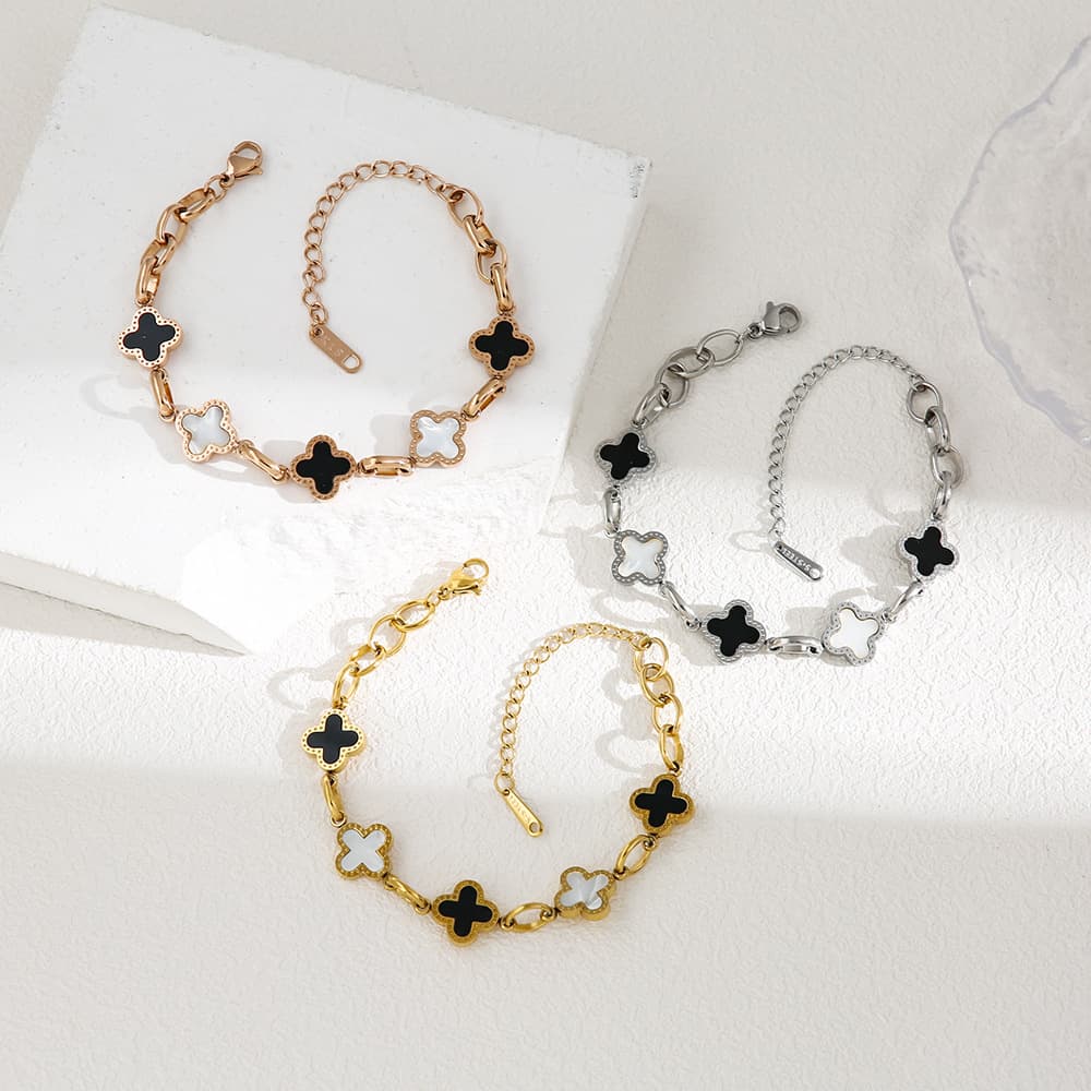 European American Cross-Border Hot-Selling Titanium Steel Four-Leaf Clover Bracelet For Women With Black And White Shell