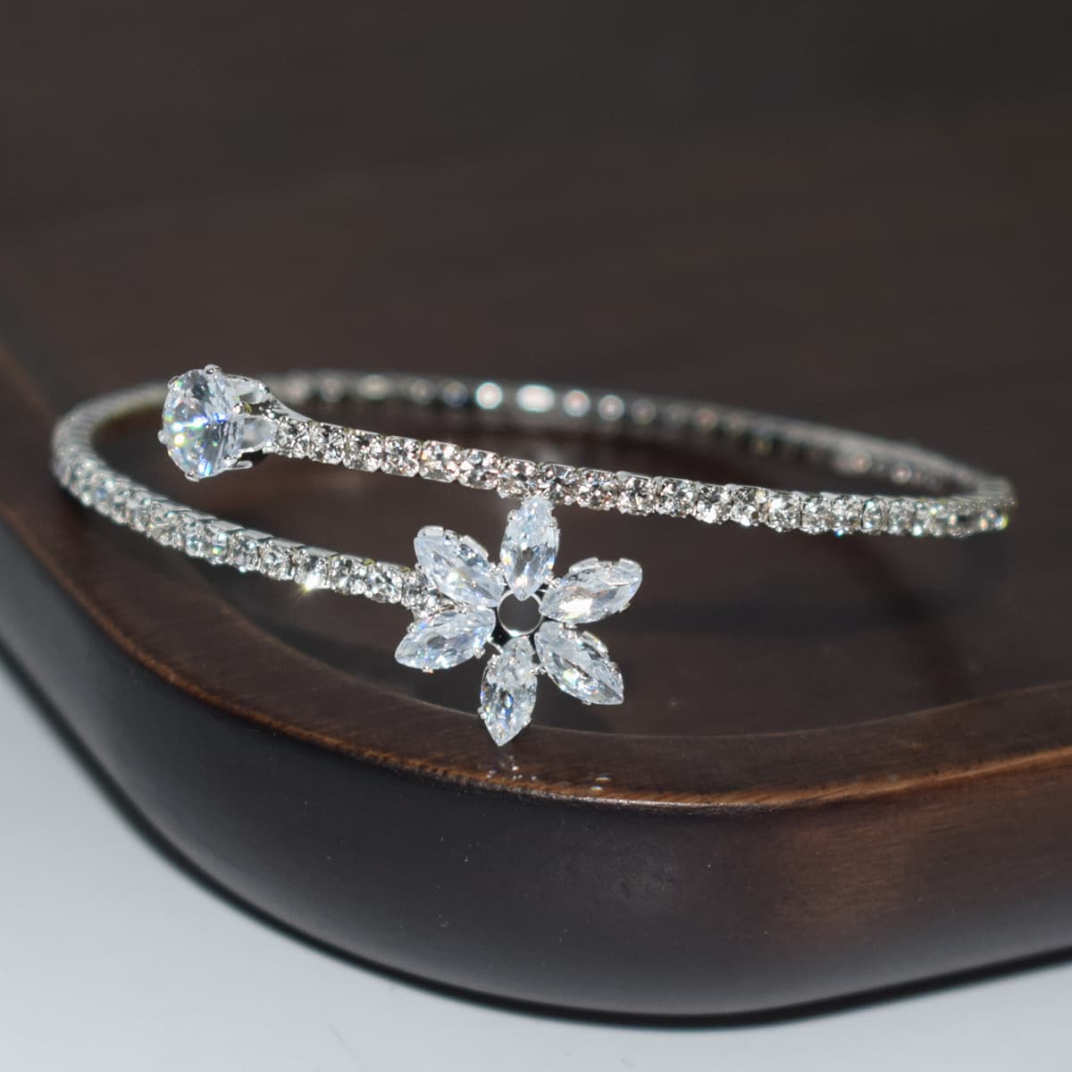 Minimalist Fashion Single Row Rhinestone Flower Zircon Open Hand Jewelry Bracelet Live