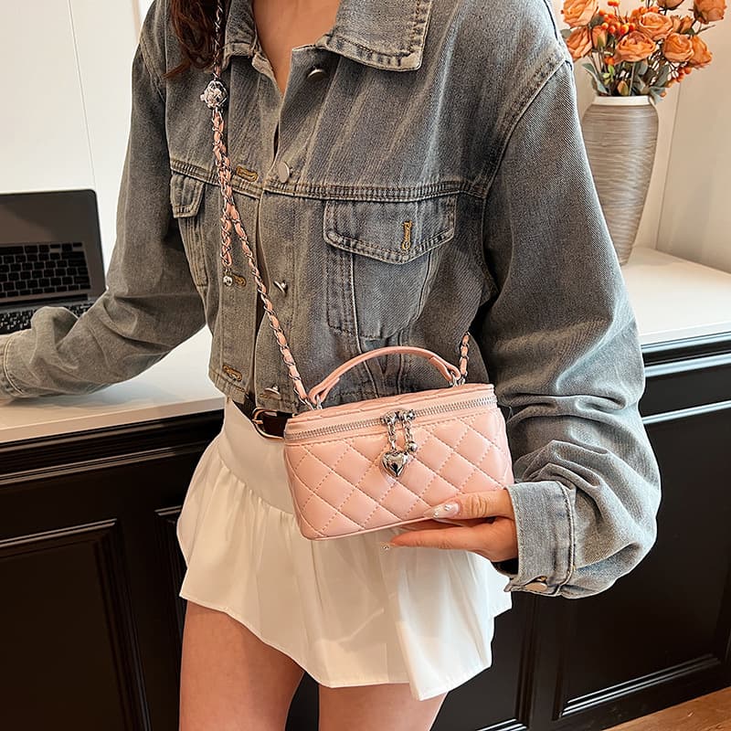 Women's Crossbody Bag Bucket Bag Single Shoulder Fashion Diamond Check Chain Fresh Crossbody Bag Women