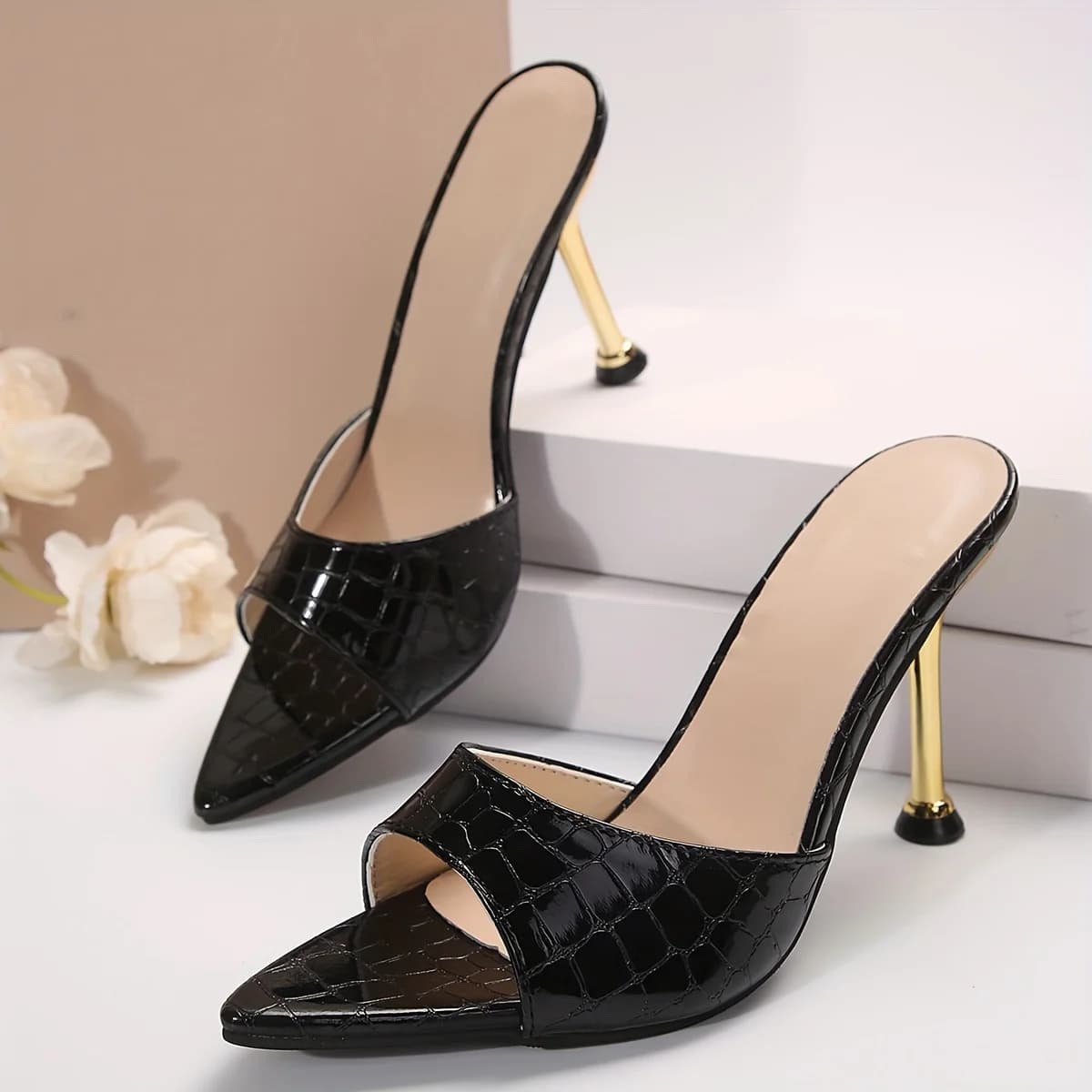 Sandales à talons hauts effet crocodile glamour - Escarpins chics à enfiler avec bout pointu pour des soirées à la pointe de la mode