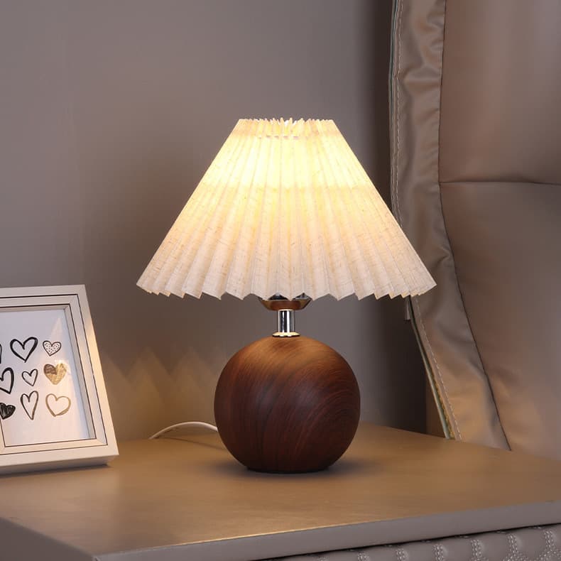 Pleated Table Nordic Ceramic Bedroom Bedside Lamp Cozy Romantic Simple INS Style Girly Heart High-end