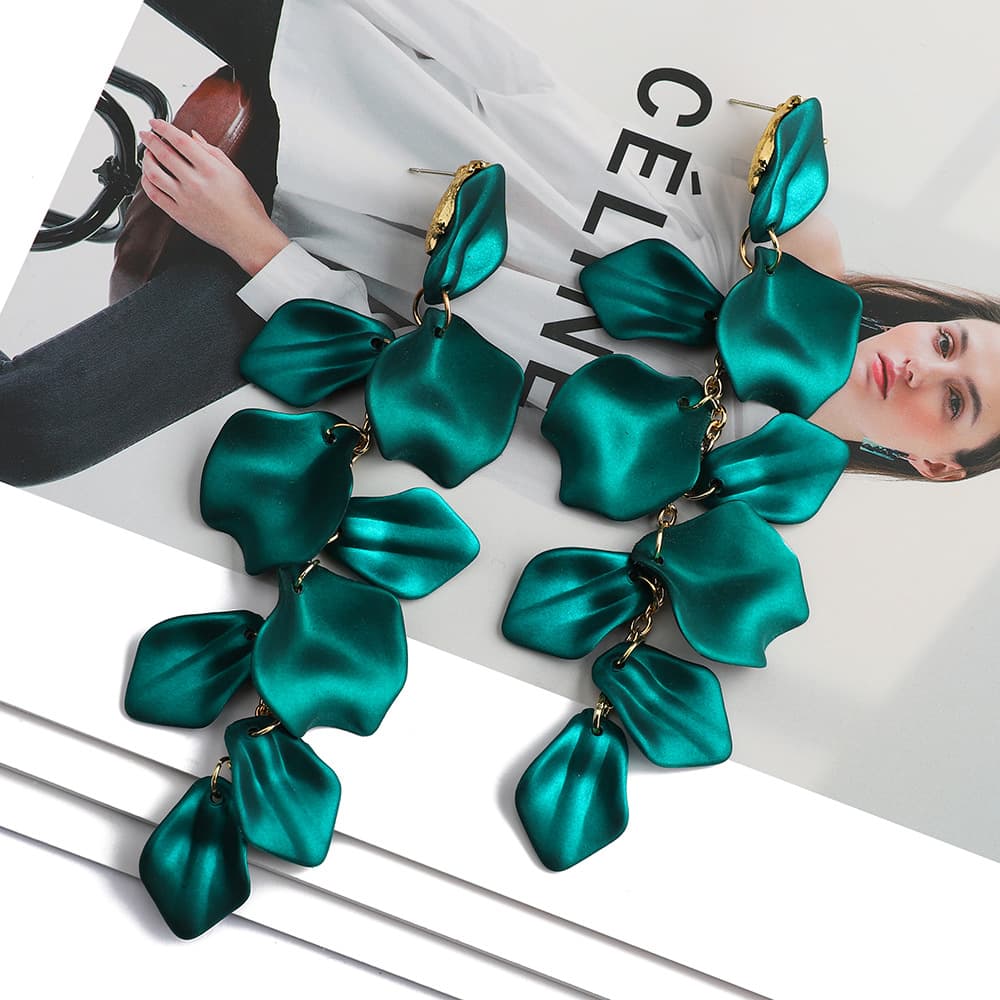 Elegant and sweet acrylic petals with shiny tassels, light luxury earrings for women, wedding design jewelry