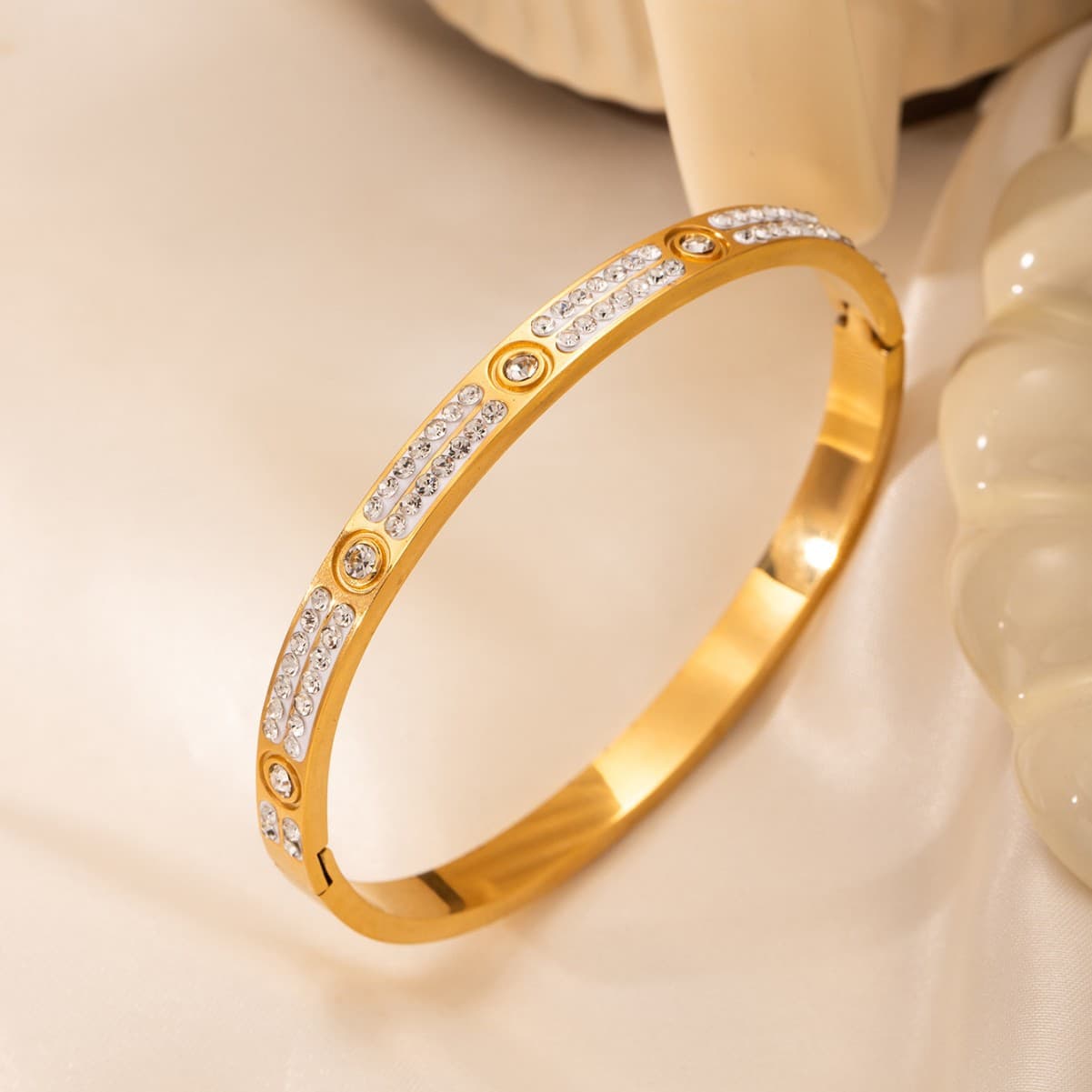 Bangles Star Bracelet Fashion High End Bracelet Full Diamond Light Luxury Gold Plated Ladies Titanium Steel Bracelet
