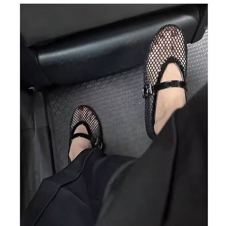 Outer Size Metal Buckle Flat For Women's Outdoor Wear 2025 Summer New Fashionable Versatile Casual Sandals