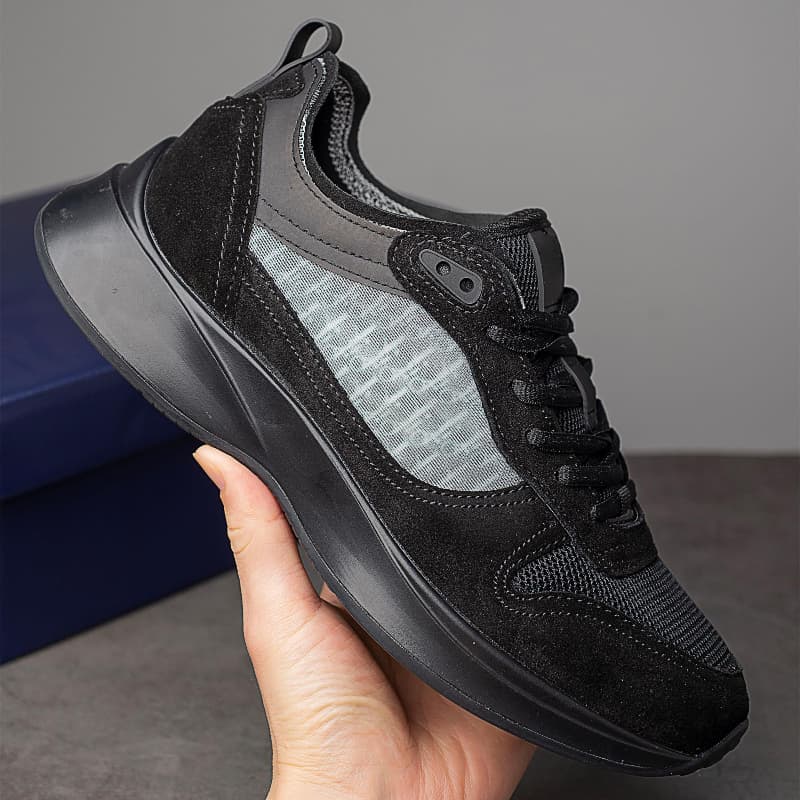 Nouvelles chaussures de course décontractées à imprimé lettre B25 avec brides à bout rond, tendance et confortables pour hommes et femmes.