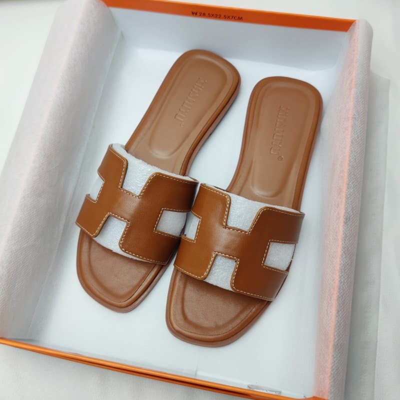 Pantoufles inférieures pour femmes, vêtements d'extérieur, cent modes, un mot, glisser, plage, plates