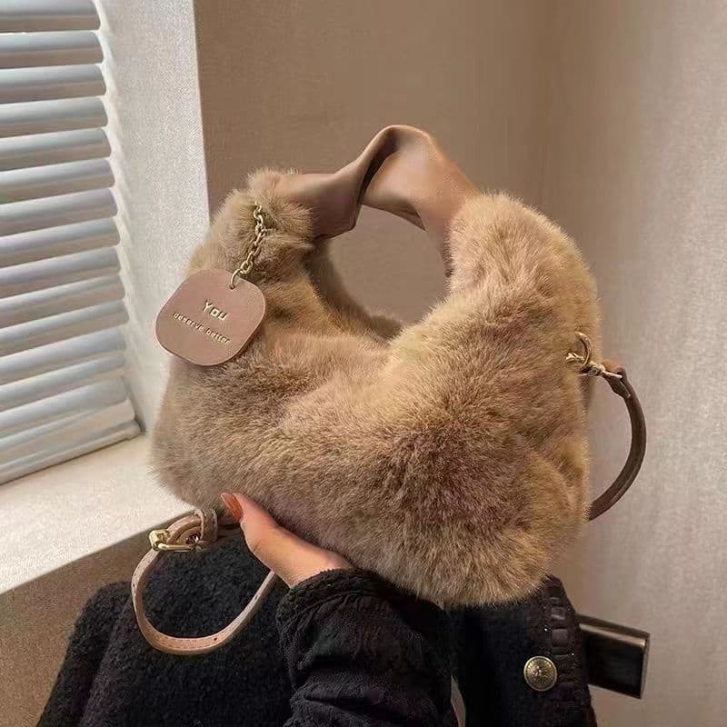 Women's Bags High grade autumn and winter new plush messenger bag versatile stylish commuting furry high value niche large capacity women