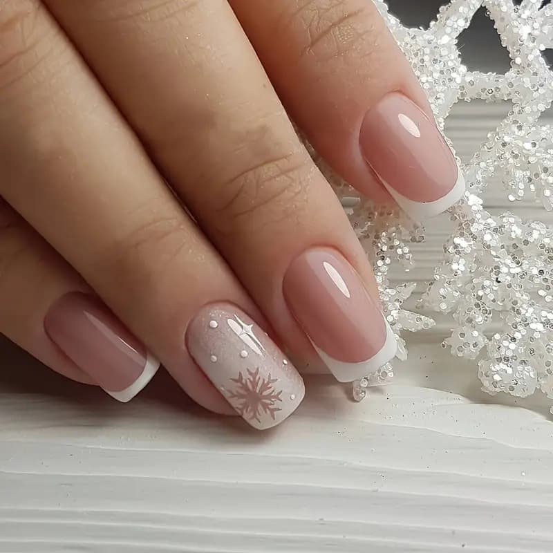 False Nails Short Square Gradient Dyed Hollow Snowflake White French Sweet Girl Suitable For Autumn And Winter Wear False Nails