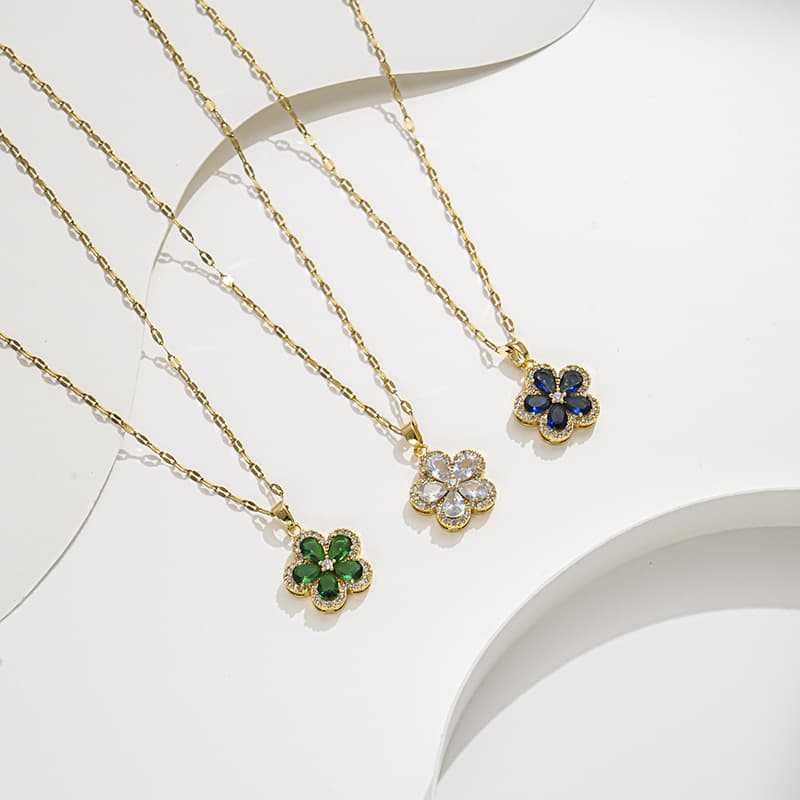 Titanium steel necklace for women, light and luxurious high-end design, five leaf flower set with zircon pendant, non