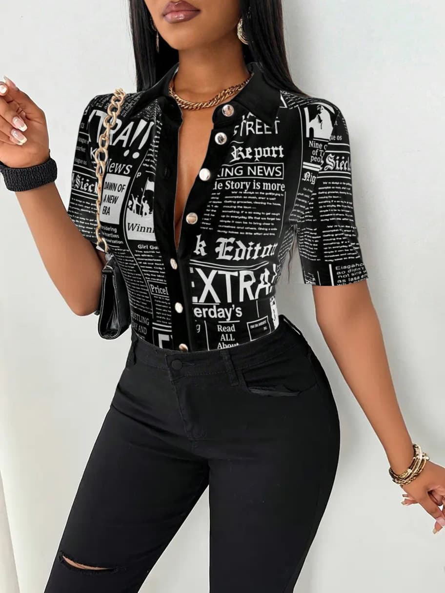 Chemise à col en V simple boutonnage imprimée journal pour femme