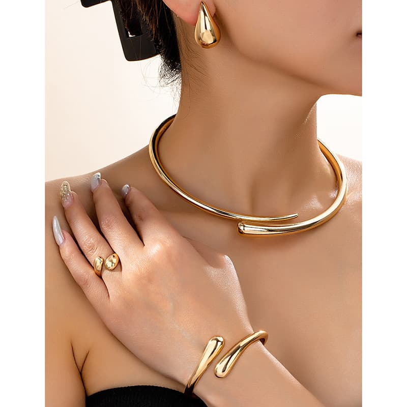 Women's Jewelry Set - Elegant Vintage Drop Design Necklace Bracelet Earrings Ring Combo, Minimalist O Chain With Heart & Bell Charms, Silver Tone
