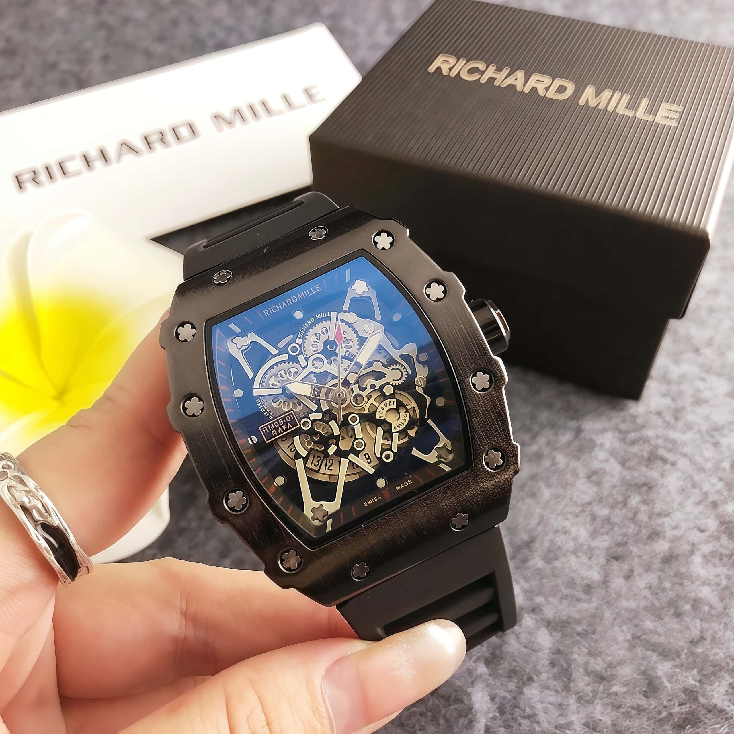 Montre tendance pour homme, modèle 2025, haut de gamme, en silicone, style décontracté, en forme de tonneau