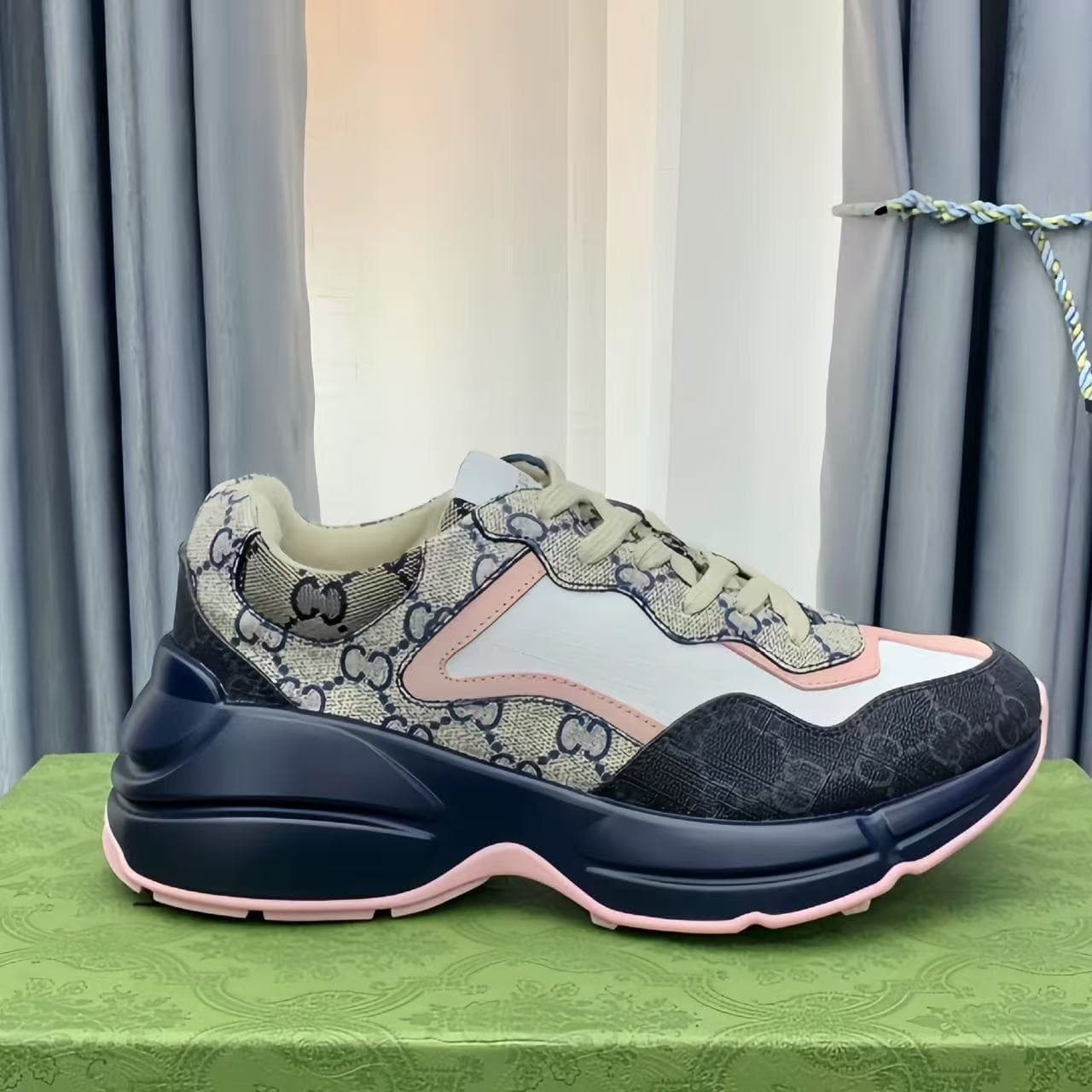 Chaussures de papa style étoile pour femmes 2025, nouvelles baskets décontractées et polyvalentes à semelle épaisse, à imprimé blocs de couleu