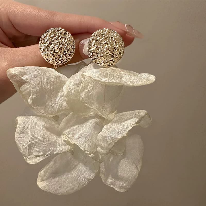 Women’s Jewelry Set FashionRetro White Chiffon Petal Earrings Light Luxury Holiday Style Earrings Gentle Pure Desire Super Fairy Small Fresh Earrings