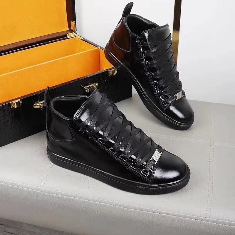 Men's Trendy Brand Genuine Leather Casual European High-End Sports Board Shoes, Fashionable Men's Bread Shoes