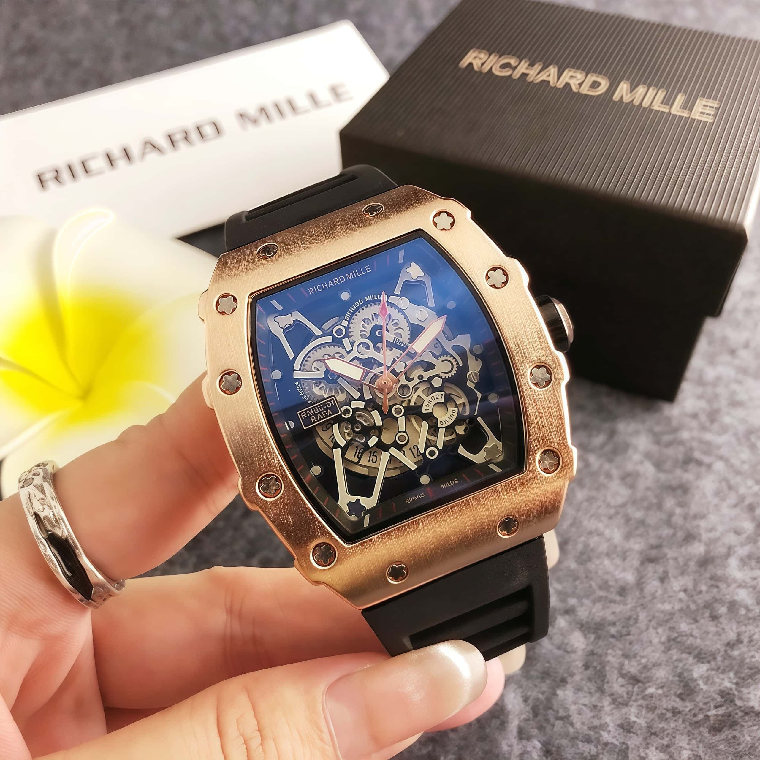 Montre tendance pour homme, modèle 2025, haut de gamme, en silicone, style décontracté, en forme de tonneau
