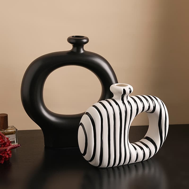 Creative Retro Black And White Striped Ceramic Vase High-end Flower Arrangement Model Living Room Decoration