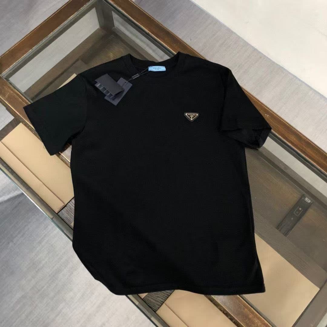 T-shirt triangle en métal de luxe pour l'été, col rond, tendance, polyvalent, court, unisexe, décontracté, manches mi-longues