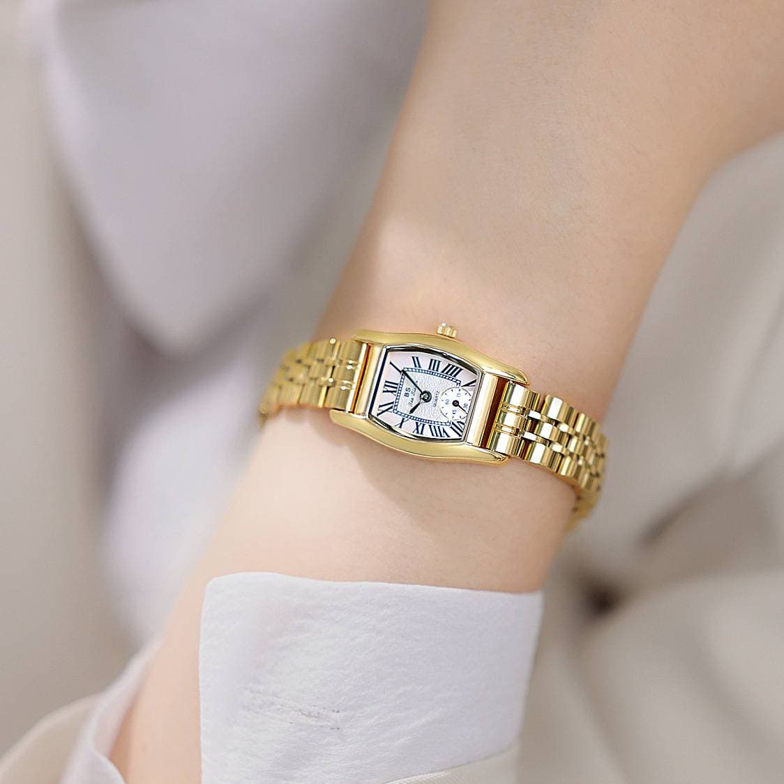 BS Ladies Watch Luxury Quartz Women's Watch Bracelet Barrel Shaped Dial