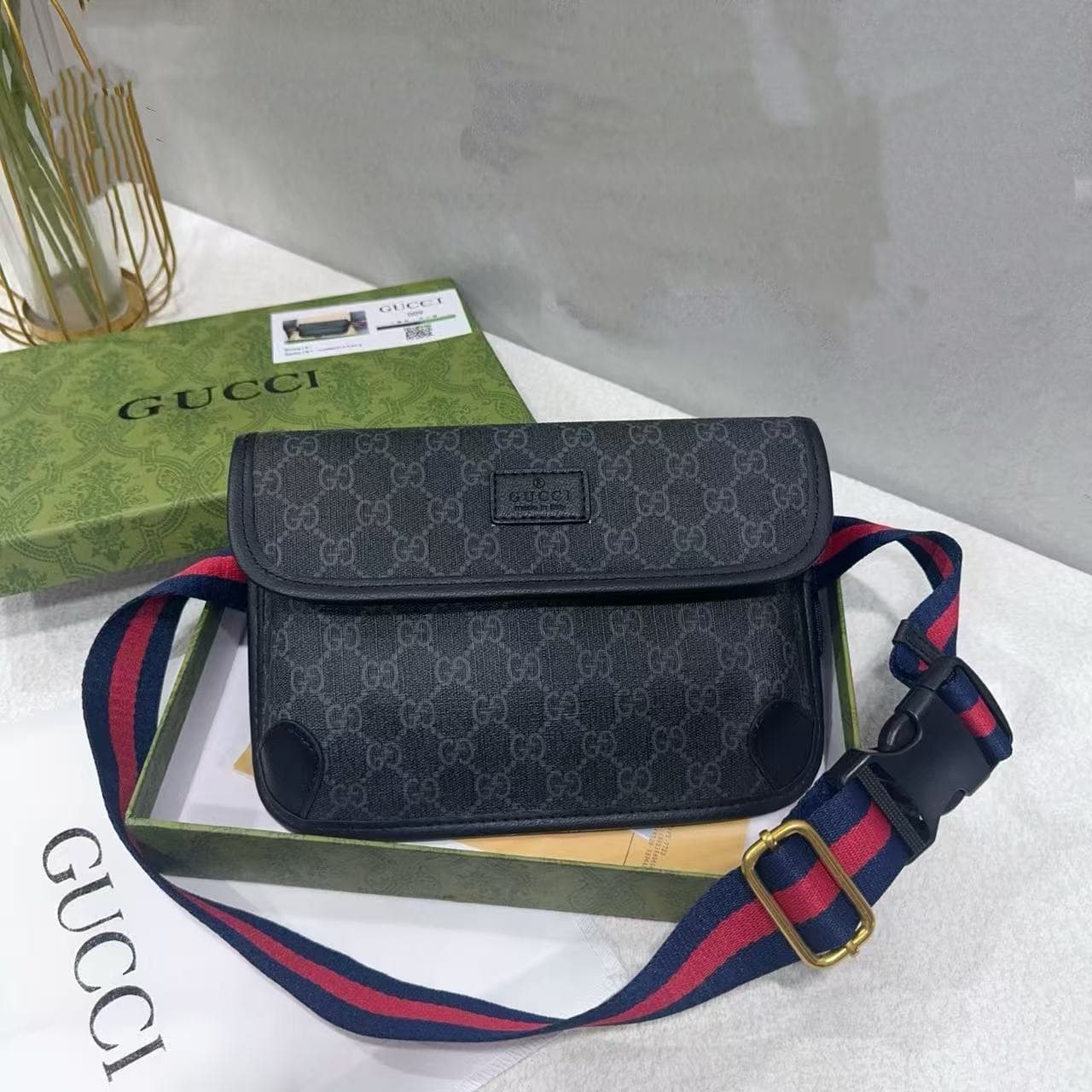 Les nouveaux sacs bandoulière et sacs à main de Gucci sont petits et pratiques.