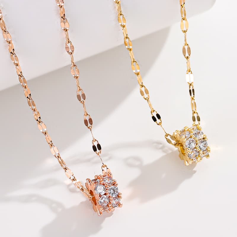 Stainless Steel Full Crystal Small Waist Necklace Micro-inlaid Classic Design Water Wave Chain Pendant Necklace No Fade