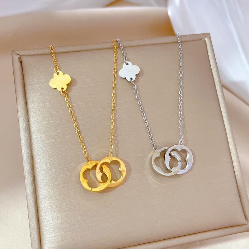 Stainless Steel Charm Hollow Clover Pendant Necklace for Women Fashion Luxury Romantic Female Clavicle Chain Jewelry Gift