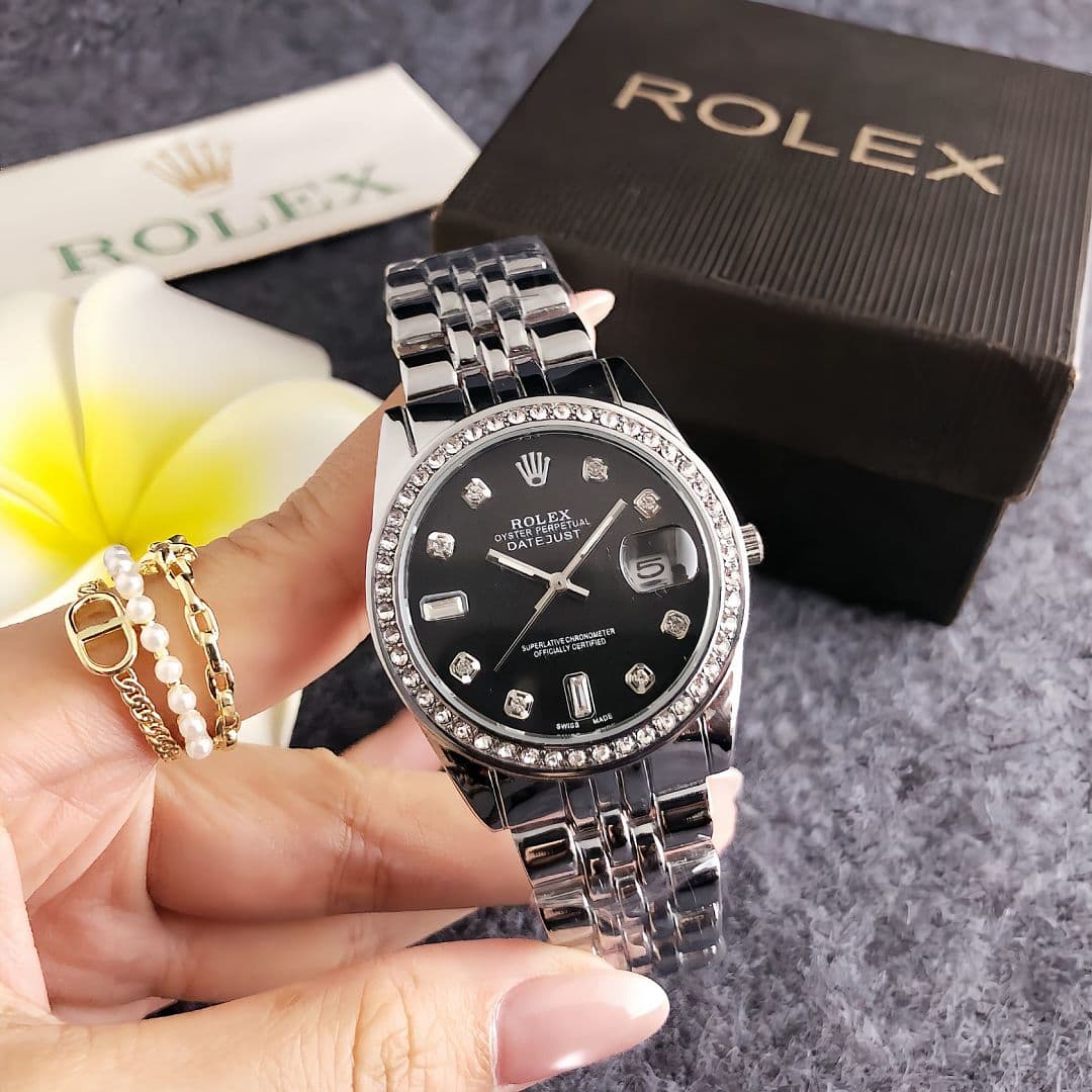 Montres serties de diamants pour femmes : élégantes et abordables, inspirées du style parisien.