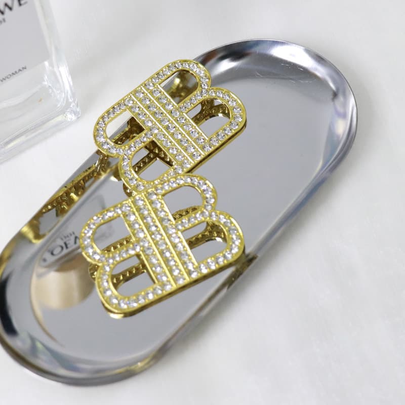 Ins Internet célébrité niche design diamant double B lettre boucles d'oreilles lumière de luxe mode haut de gamme dame style boucles d'oreilles