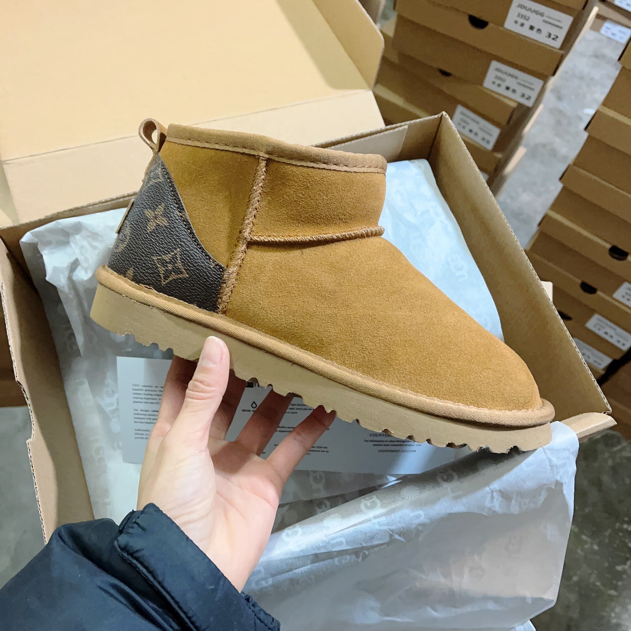 Bottes de neige mi-mollet classiques automne/hiver pour femmes, à tige droite, chaussures en cuir véritable pour hommes, chaussures en coton